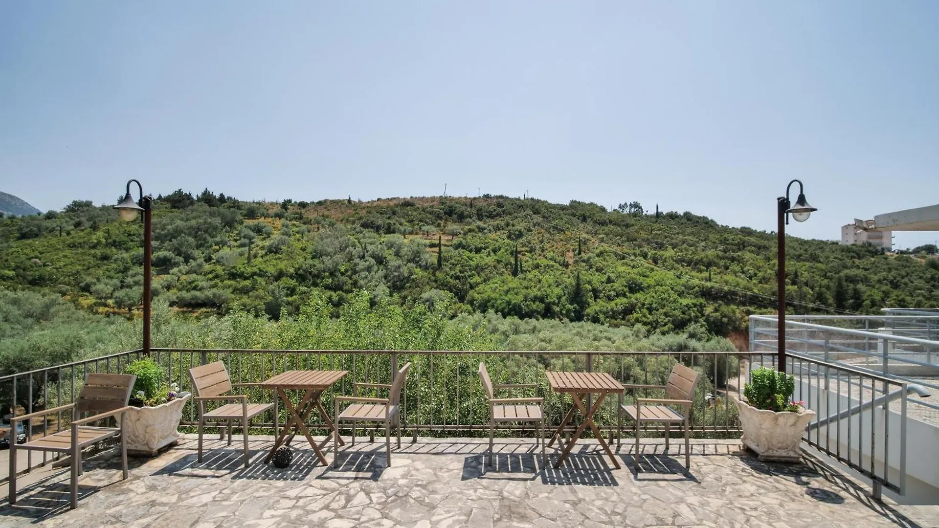 Bodini'S Rooms Himare Albania