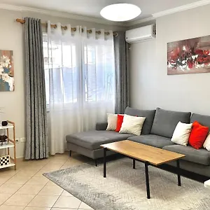 Quiet & Spacious Center - 4 Min Walk Appartement Tirana