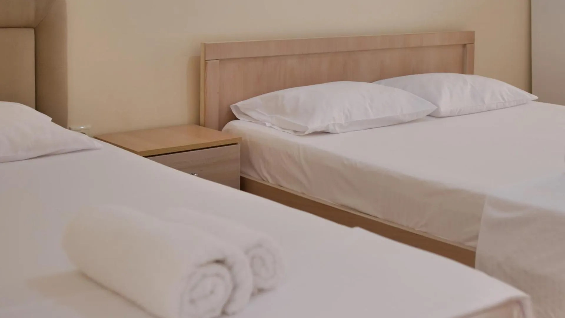 Affittacamere Bodini'S Rooms Himare Albania