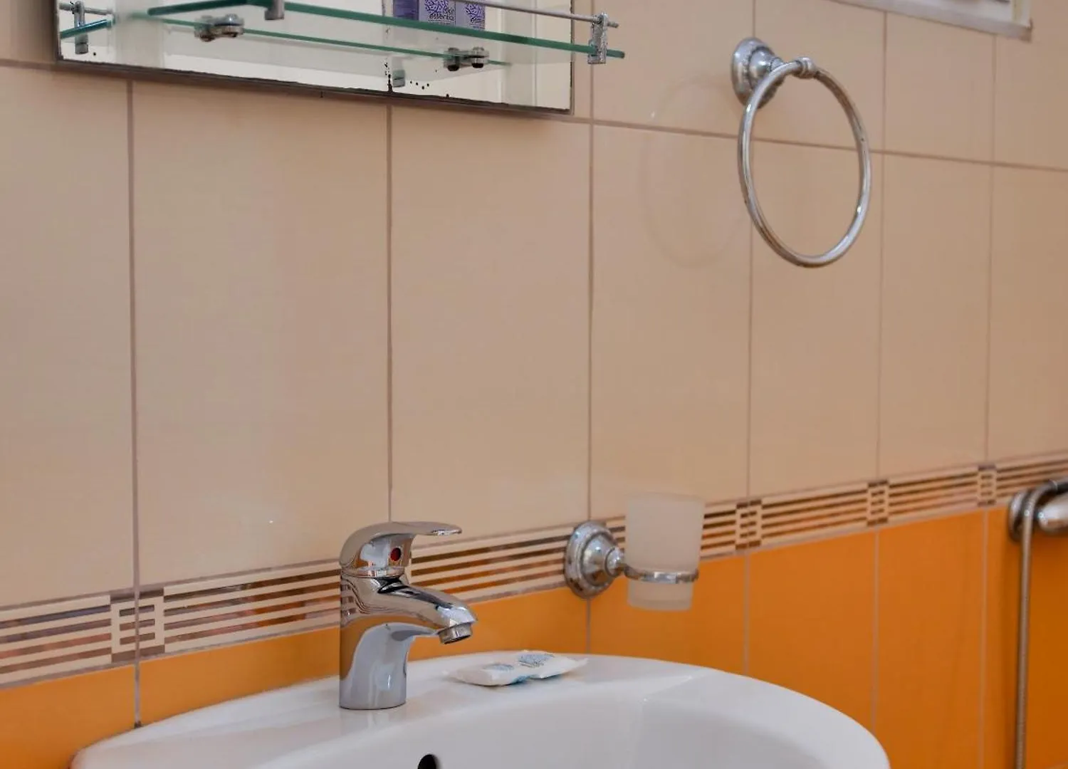 Bodini'S Rooms Himare