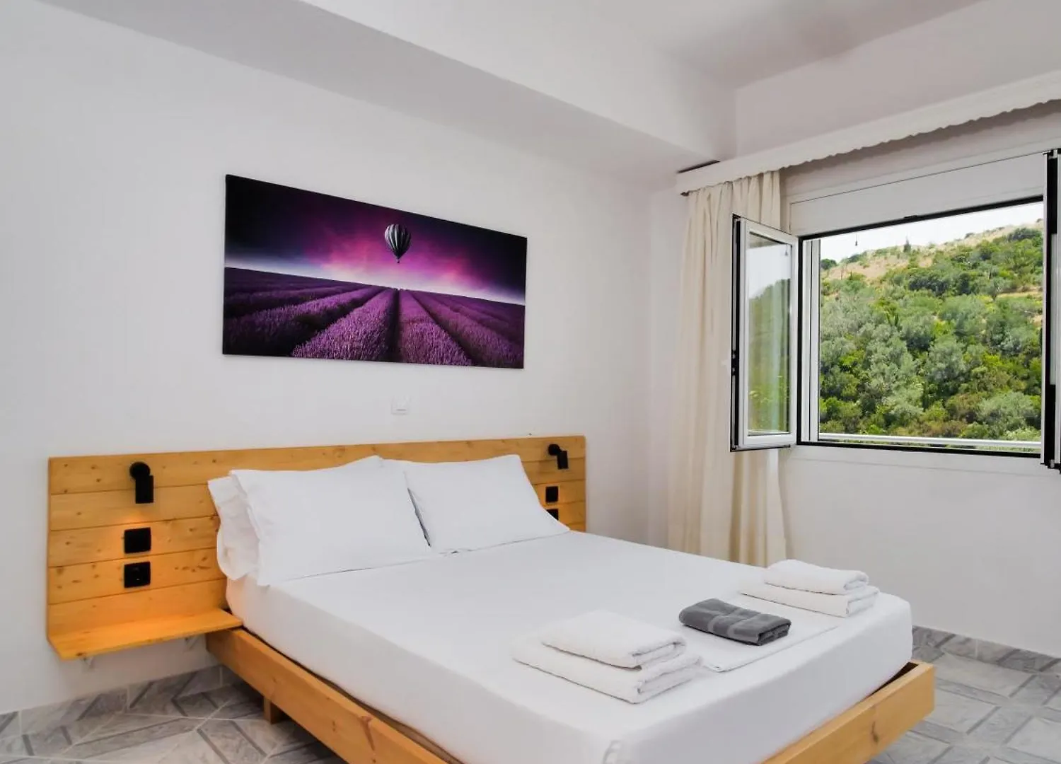 Bodini'S Rooms Himare Albania