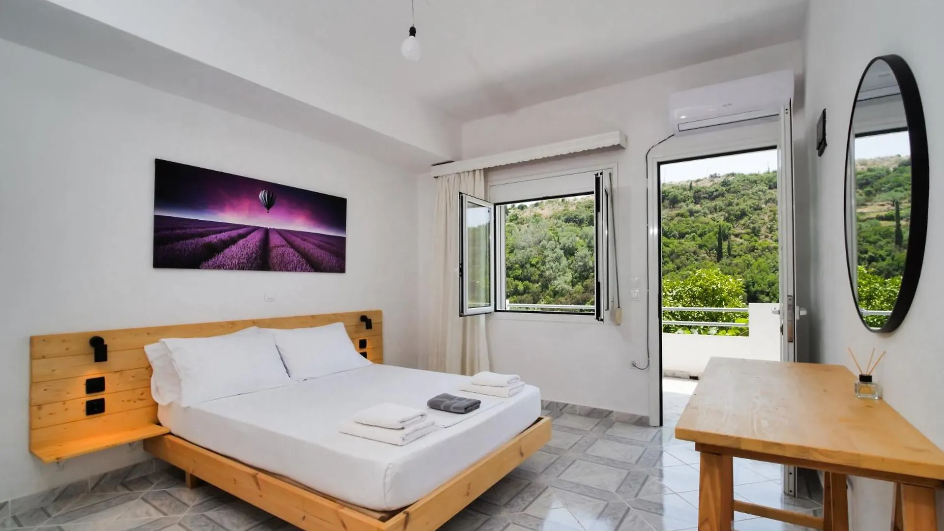 Bodini'S Rooms Himare